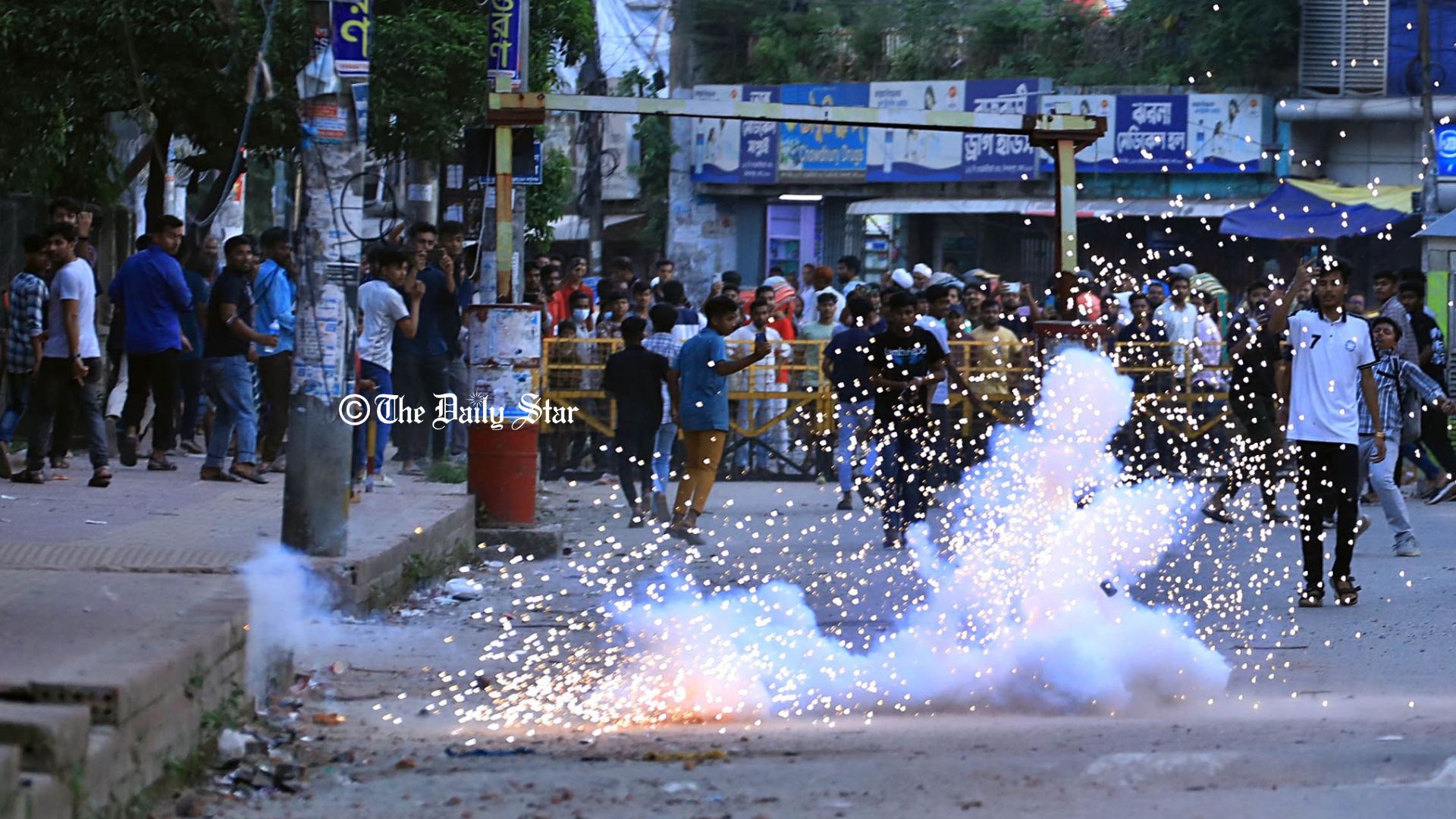 বৃহস্পতিবার সারা দেশে ‘কমপ্লিট শাটডাউন’ বৈষম্যবিরোধী ছাত্র আন্দোলনের