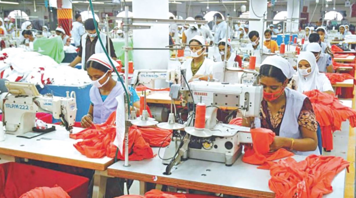 লোকসান পোষানোর চেষ্টায় পোশাকশিল্প