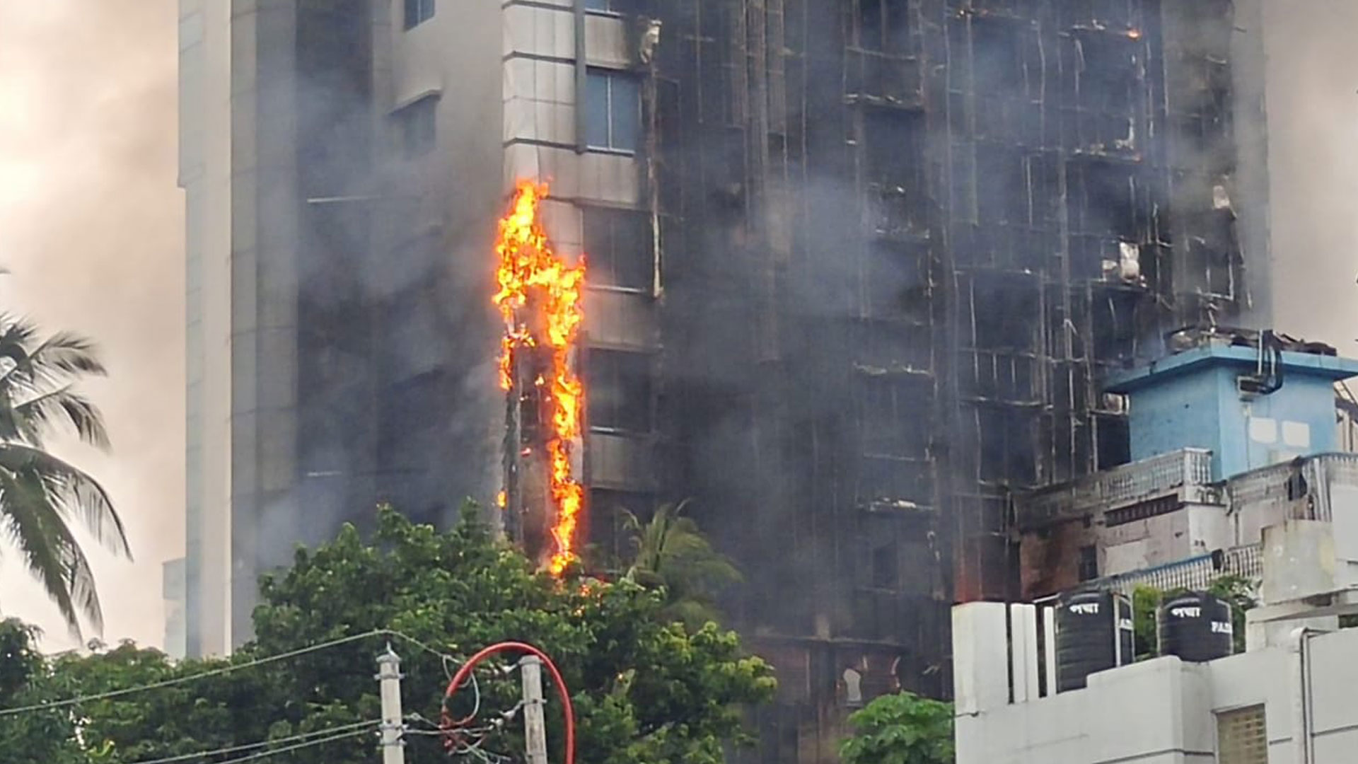 যশোরে এমপি শাহীন চাকলাদারের আবাসিক হোটেলে আগুন, নিহত ৮