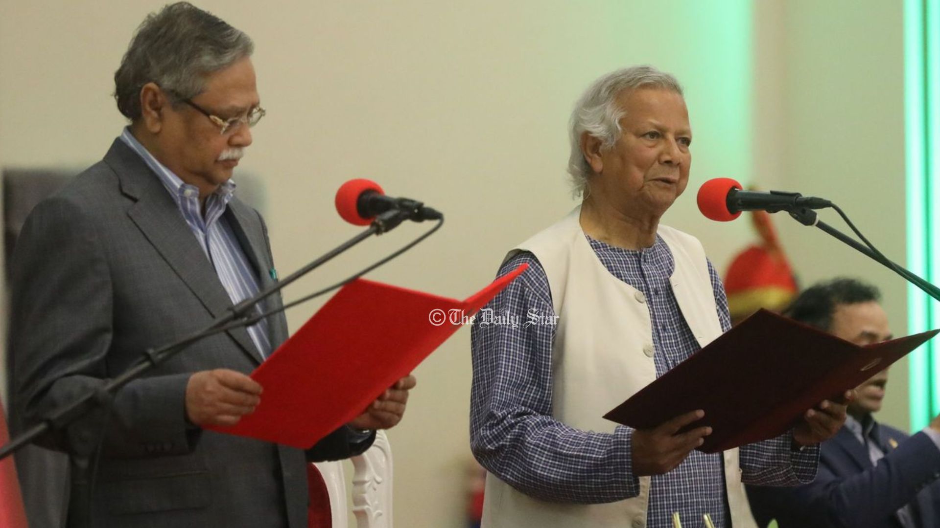 ‘সর্বোচ্চ আদালতের পরামর্শ নিয়ে রাষ্ট্রপতি অন্তর্বর্তী সরকার গঠন করেছেন’