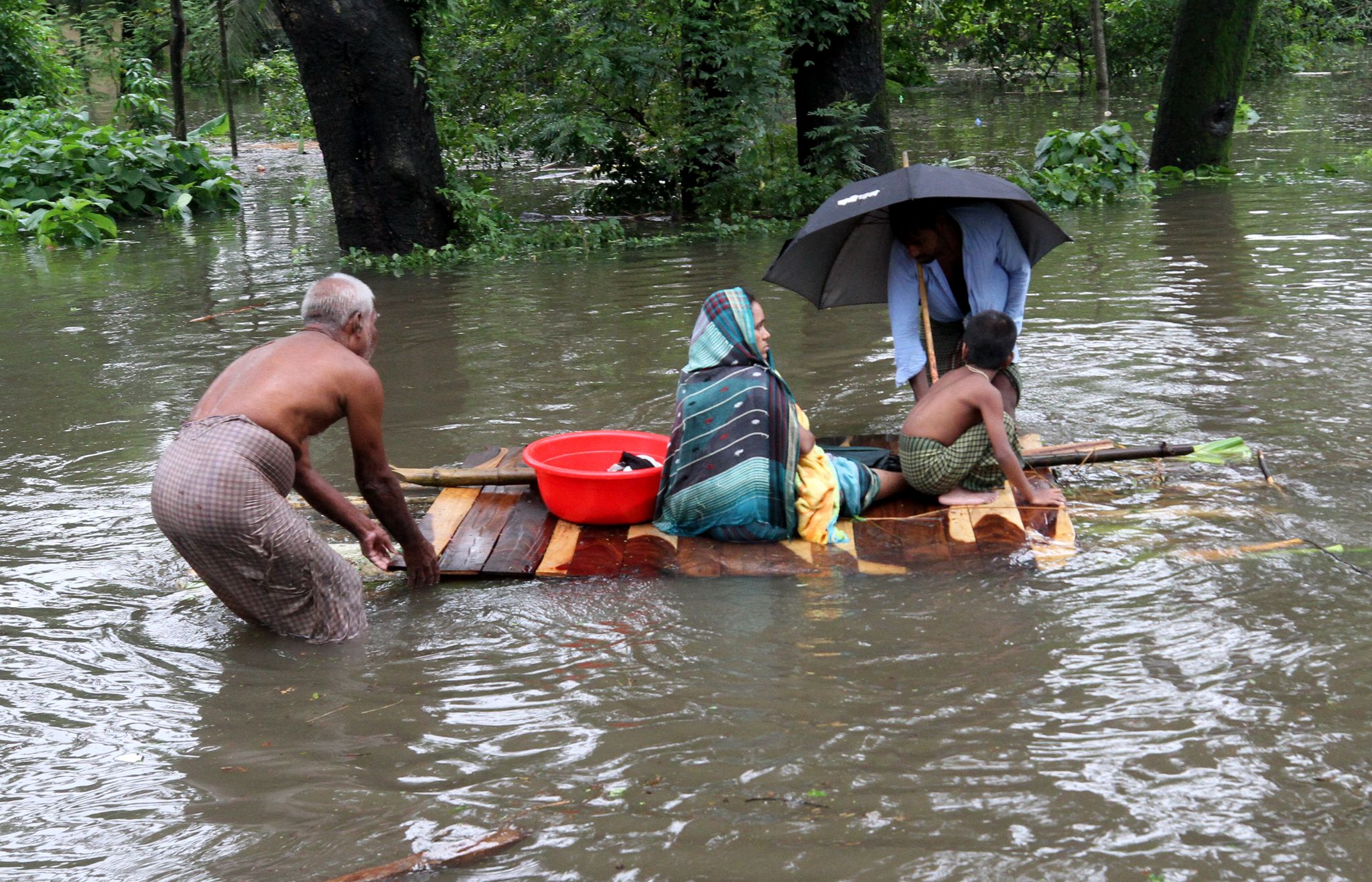 বন্যার প্রস্তুতি ও করণীয়