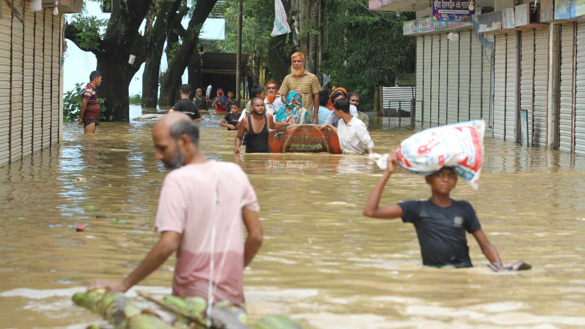 ফেনী-কুমিল্লা-চট্টগ্রামের বন্যা পরিস্থিতি ২৪ ঘণ্টায় উন্নতির দিকে যেতে পারে: পূর্বাভাস কেন্দ্র