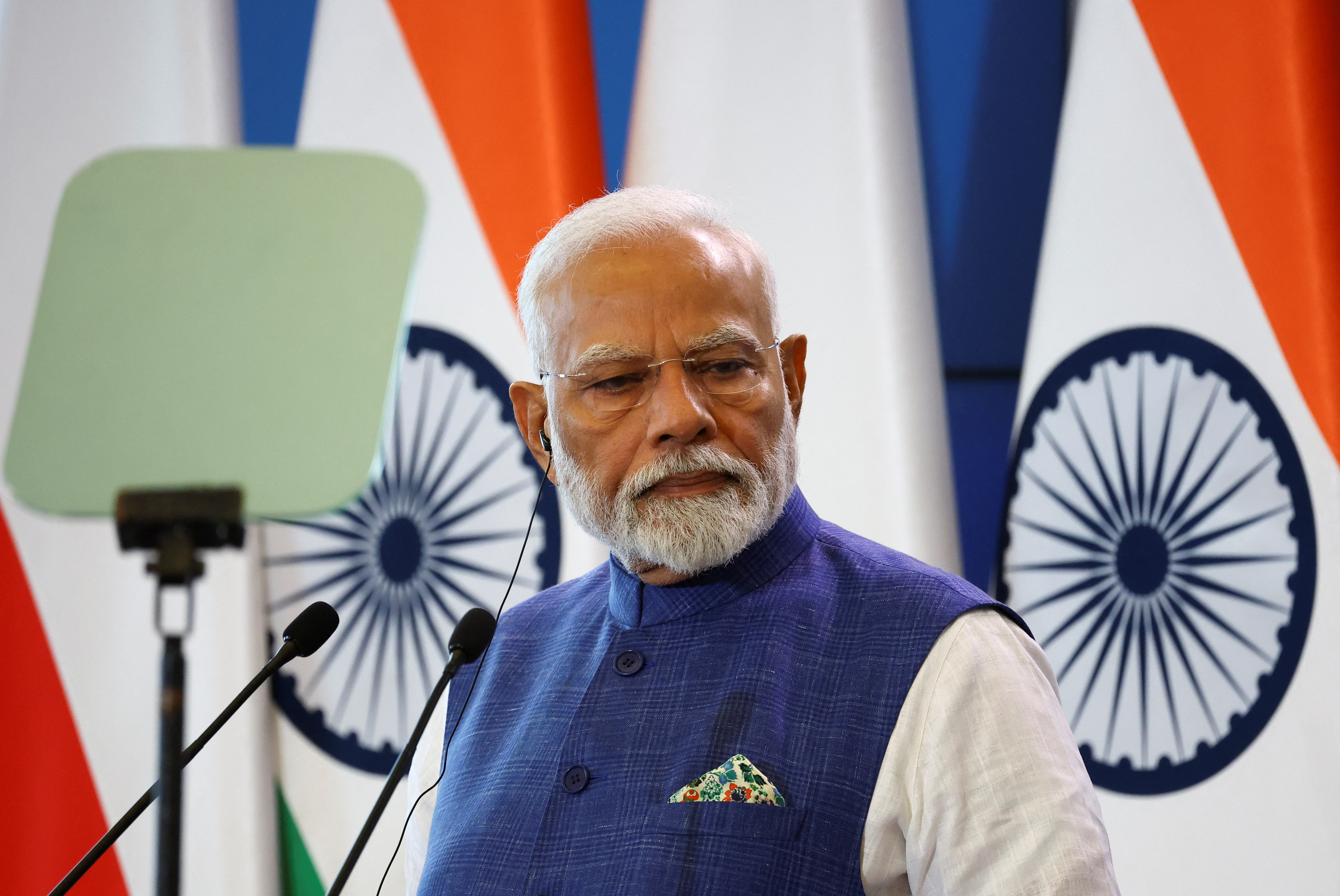 আকাশপথে পাকিস্তান হয়ে ফিরলেন মোদি, প্রথা মেনে শুভেচ্ছাবার্তা না দেওয়ায় সমালোচনা