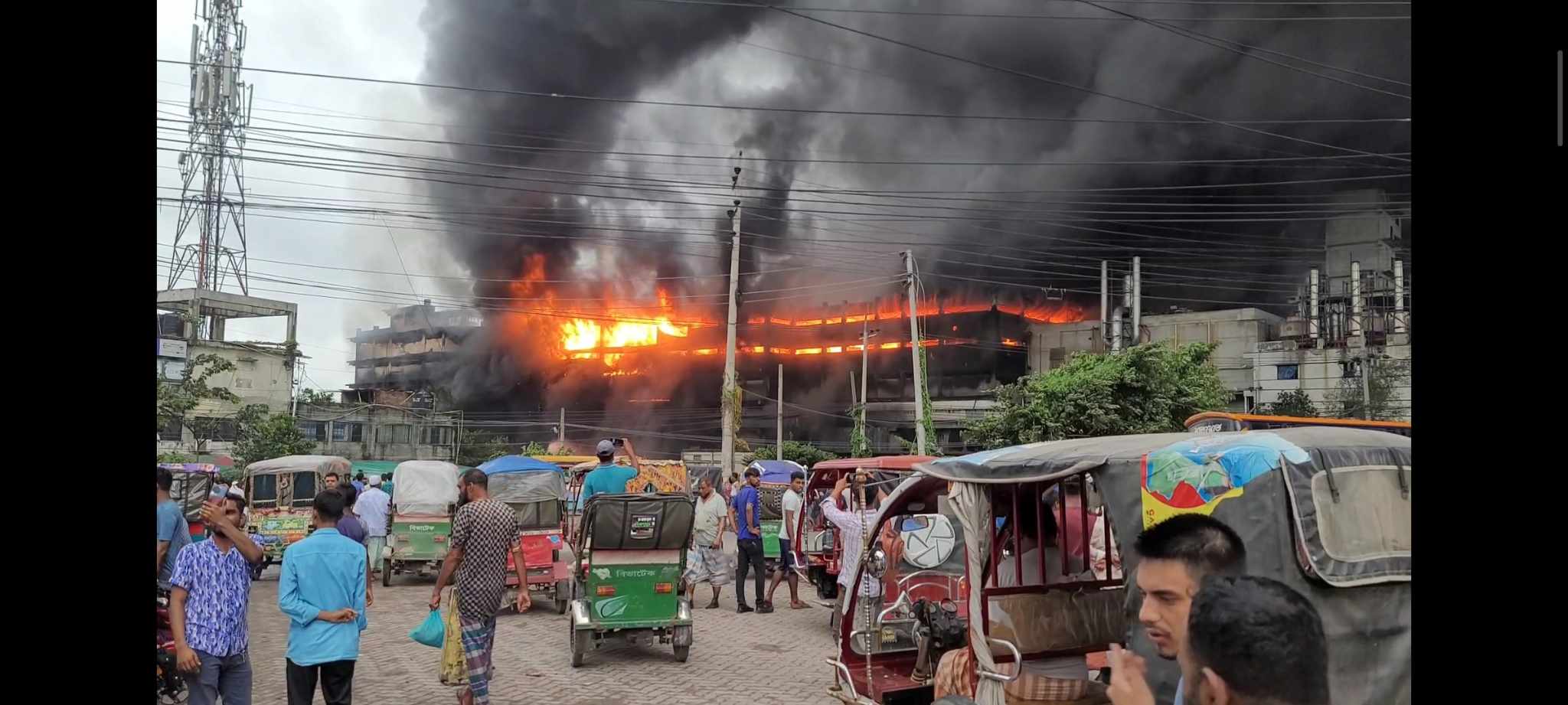 গাজী টায়ারস: মাইকে ঘোষণা দিয়ে লোক জড়ো করে লুটপাট-আগুন, নিখোঁজ অন্তত ১৭৪