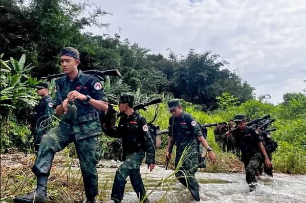 আরাকান আর্মির নেতৃত্বে ‘স্বাধীনতার’ পথে মিয়ানমারের রাখাইন রাজ্য