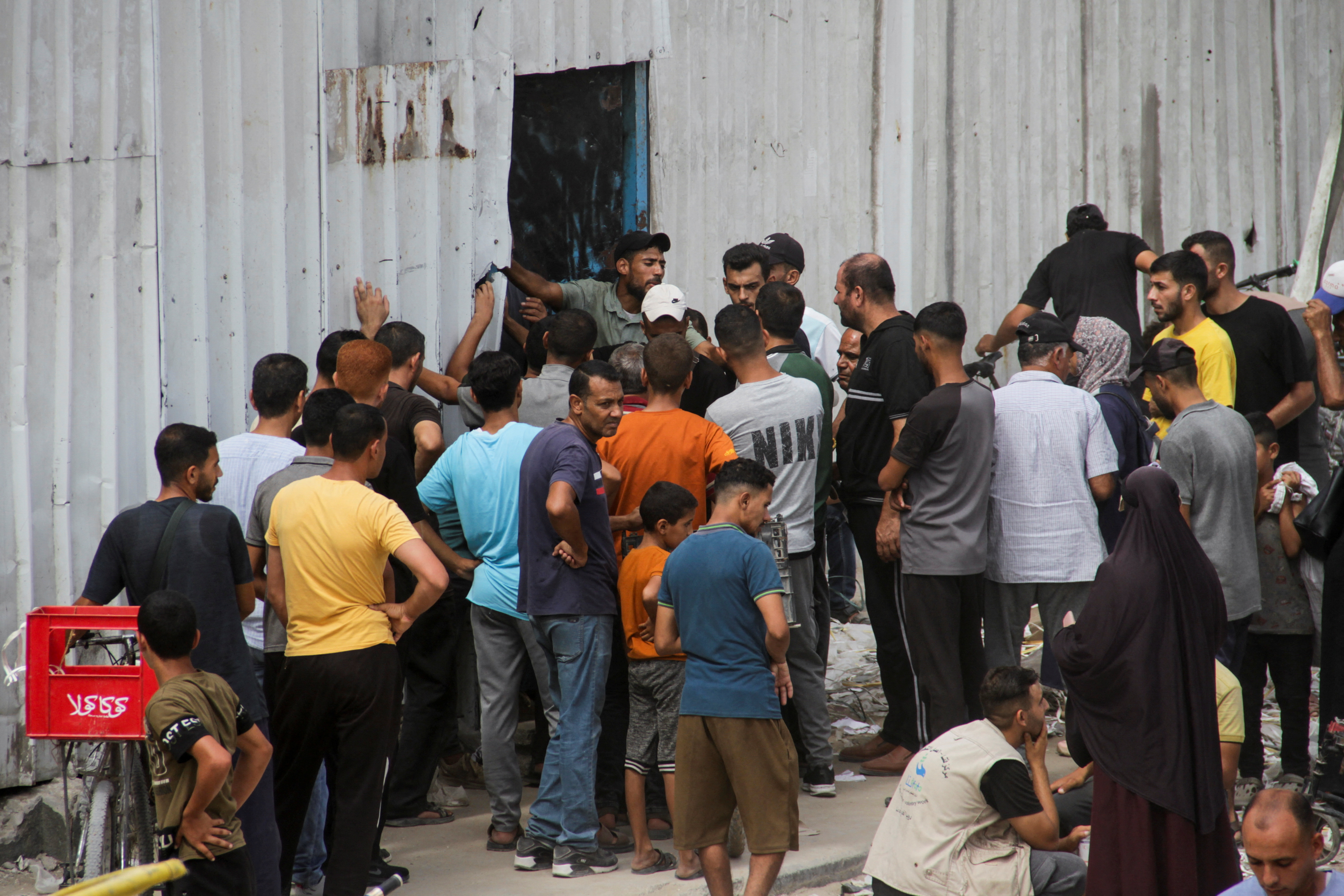 অনির্দিষ্টকালের জন্য গাজায় জাতিসংঘের মানবিক ত্রাণ কর্মসূচি বন্ধ