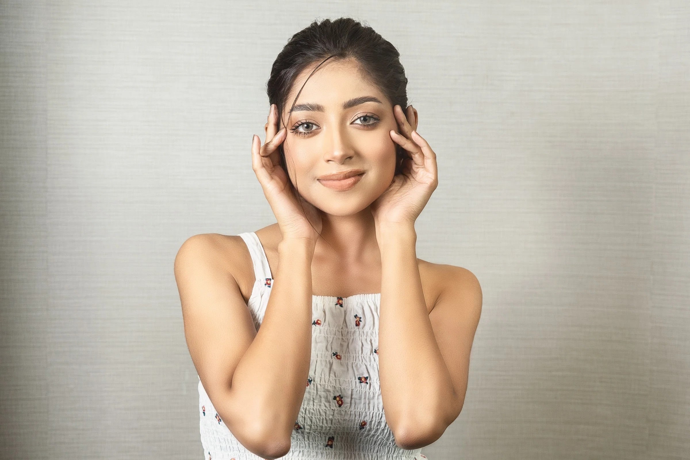 ঘরে বসেই ভ্রুর আকার ঠিক করবেন যেভাবে