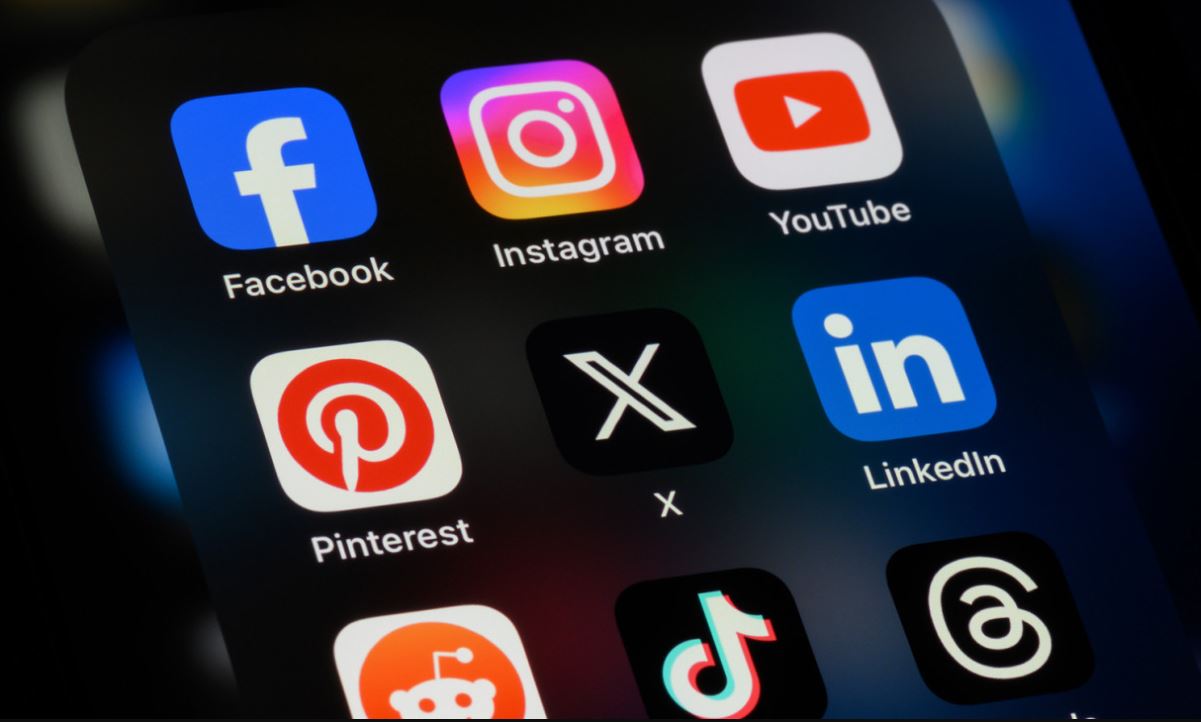 সামাজিকমাধ্যম ব্যবহারে বয়স বেঁধে দেবে অস্ট্রেলিয়া