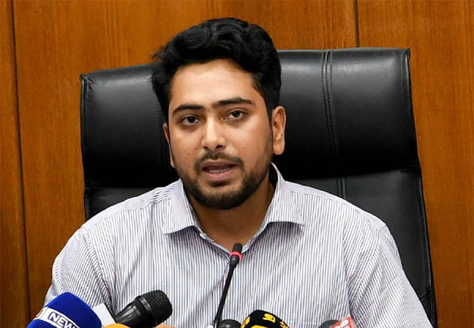 বিএনপির মহাসচিবের নিরপেক্ষ সরকারের দাবি আরেকটি এক–এগারো সরকার গঠনের ইঙ্গিত: নাহিদ ইসলাম