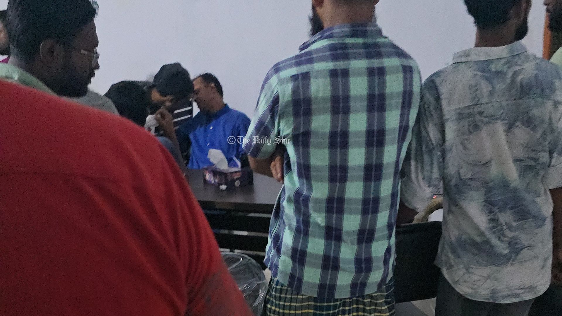 থানায় ওসির চেয়ারে স্বেচ্ছাসেবক দল নেতা