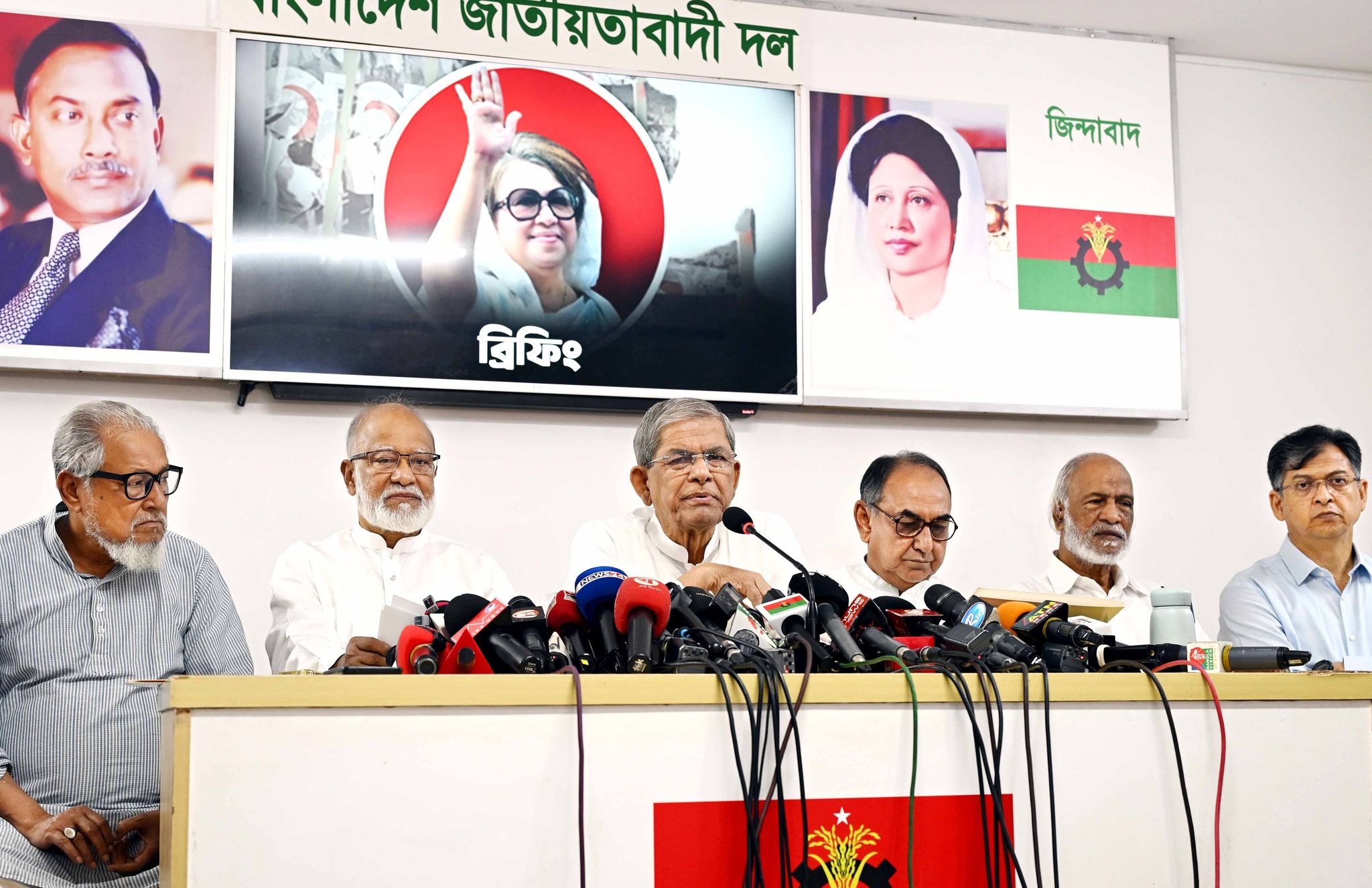 অন্তর্বর্তী সরকার সংস্কার কাজে হাত দিয়েছে, তাদের কাজ করতে দিন: মির্জা ফখরুল