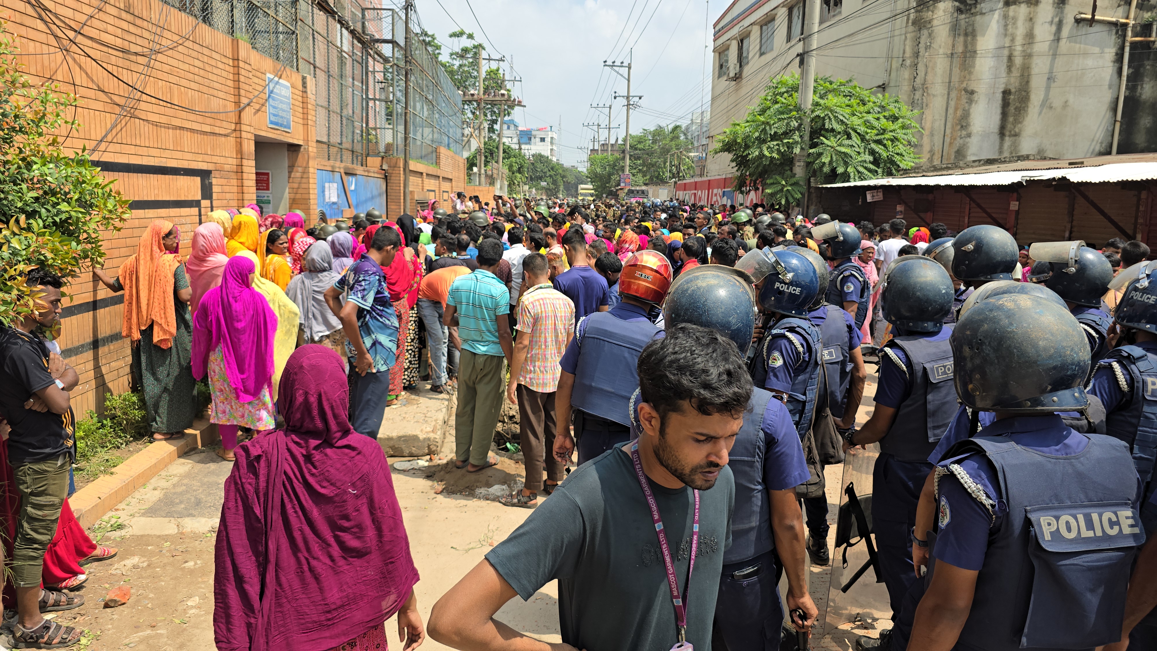 নিহত সেই পোশাক শ্রমিকের পরিবার পেল ৫ লাখ টাকা