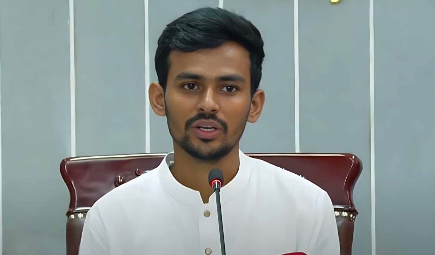 শাহজালাল বিমানবন্দরে উপদেষ্টা আসিফ মাহমুদের ব্যাগে পাওয়া গেল গুলির ম্যাগাজিন