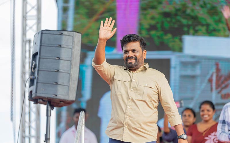 শপথ নিয়েছেন শ্রীলঙ্কার নতুন প্রেসিডেন্ট অনুড়া দিশানায়েকে