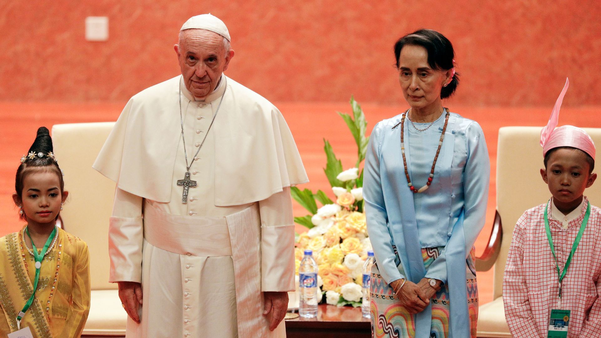সু চিকে ভ্যাটিকানে আশ্রয় দেওয়ার প্রস্তাব দিলেন পোপ