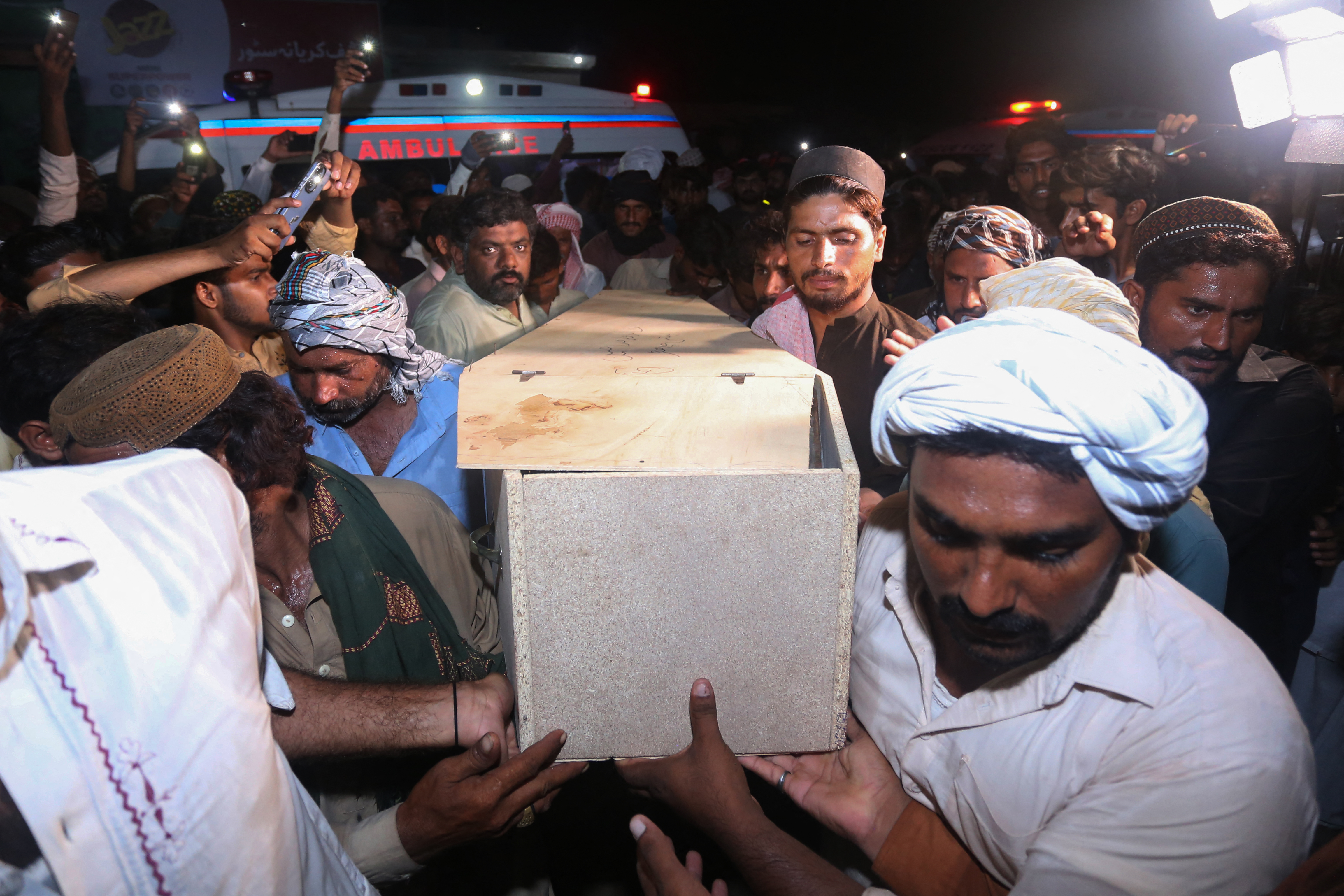 বেলুচিস্তানে বন্দুক হামলায় নিহত অন্তত ১৫ 