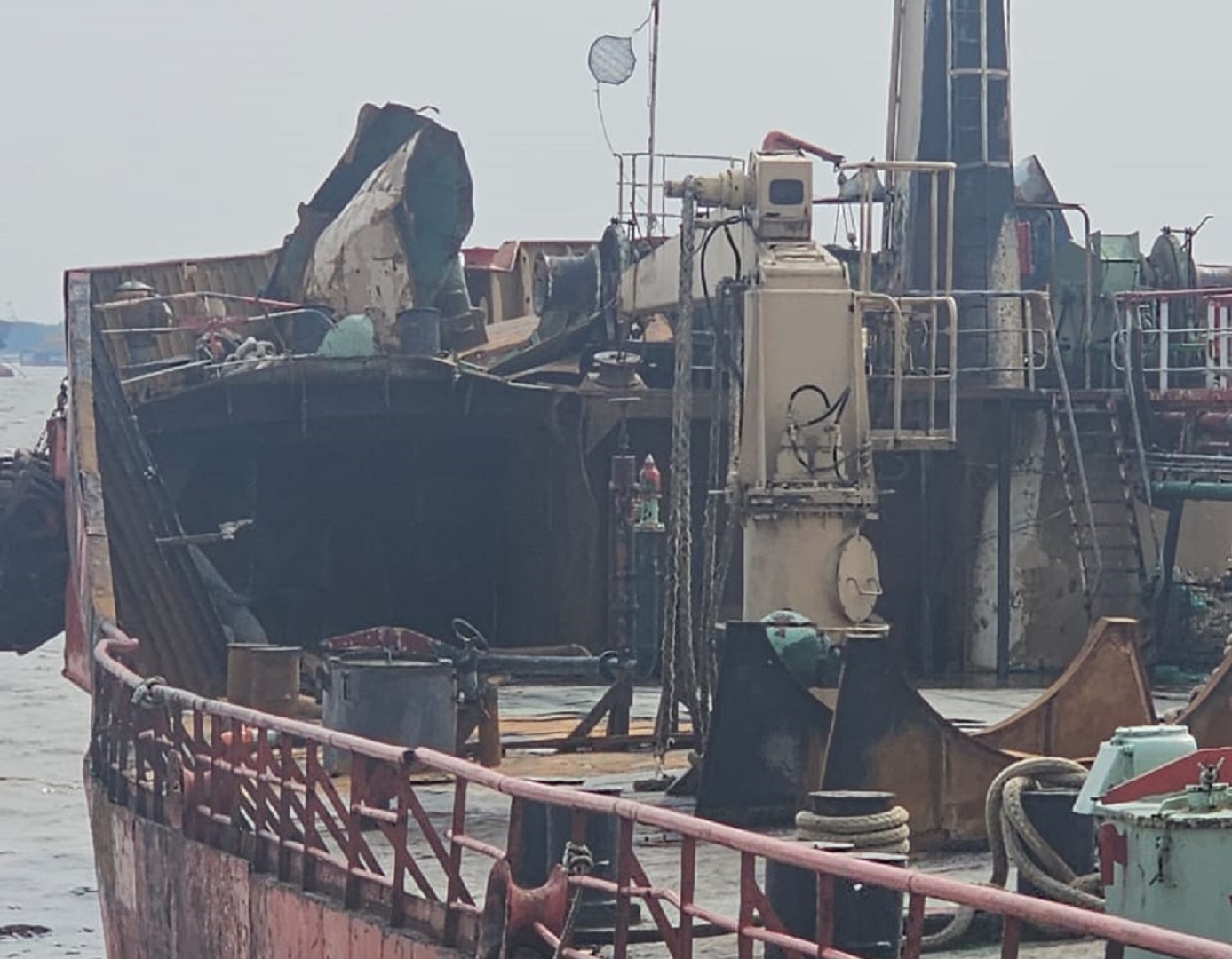 পর পর ২ জাহাজে আগুনে নাশকতার সম্ভাবনা দেখছে শিপিং করপোরেশন