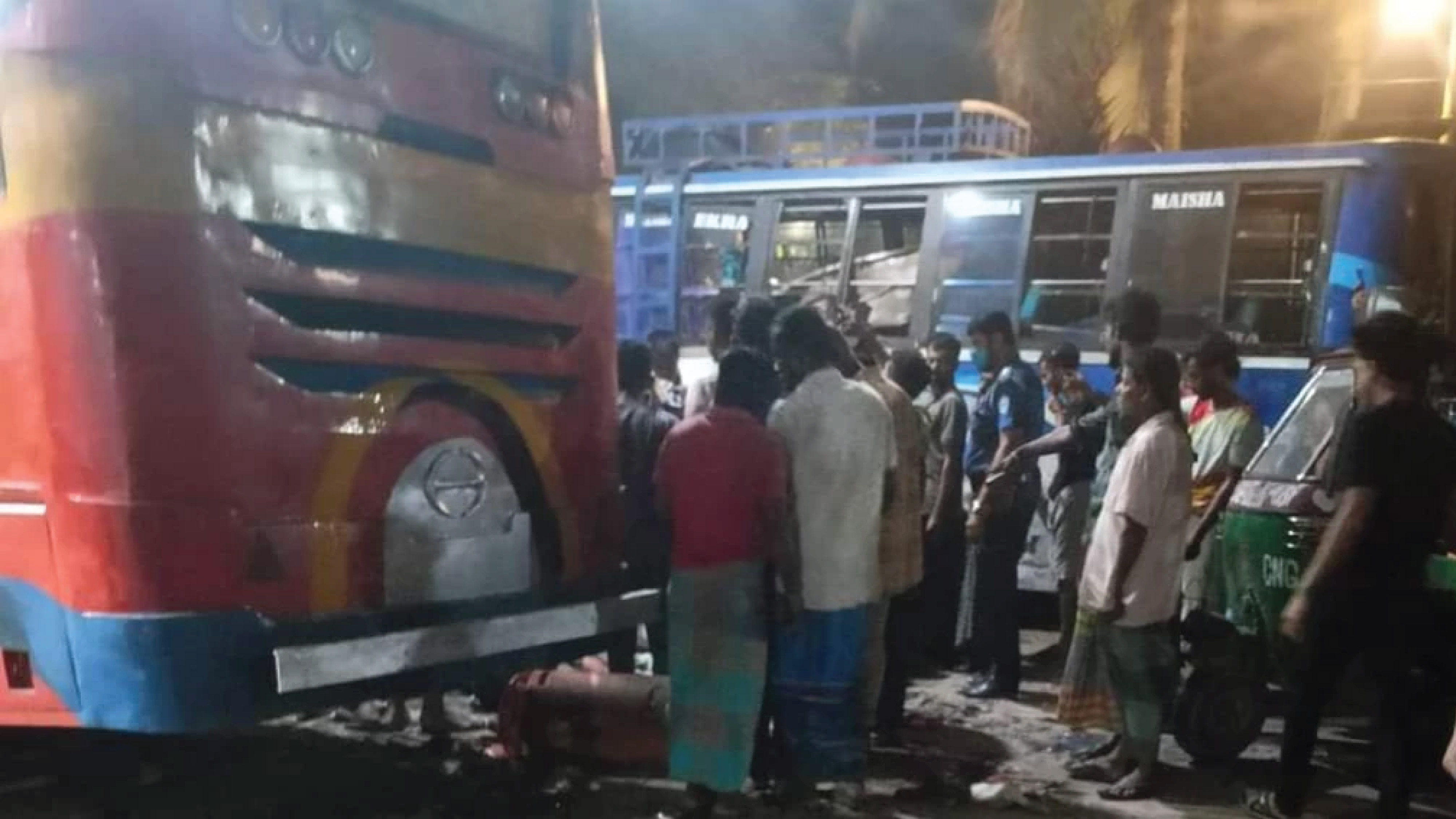 লক্ষ্মীপুরে গ্যাস পাম্পে সিলিন্ডার বিস্ফোরণে নিহত ৩, দগ্ধ ২০