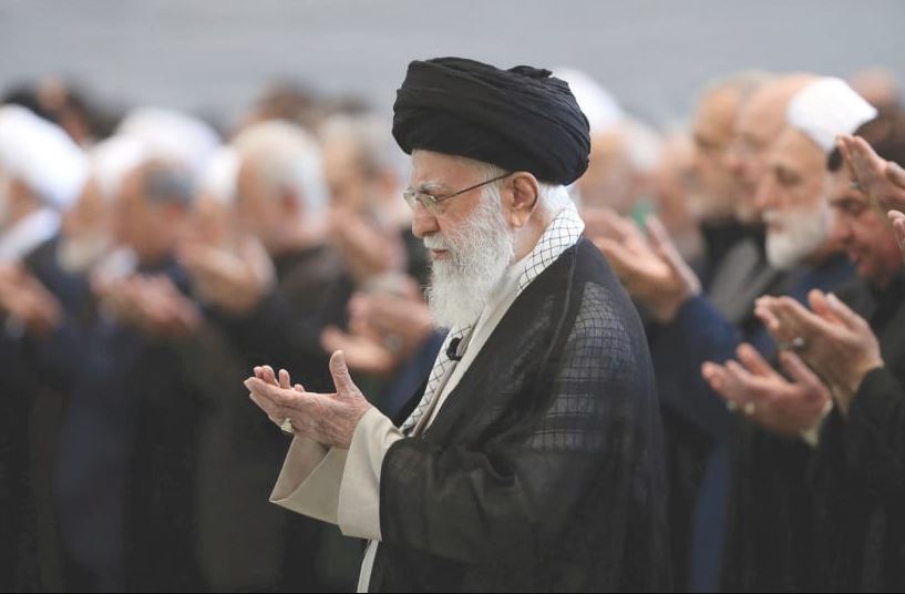 খামেনি গুরুতর অসুস্থ, উত্তরসূরি নির্বাচনে ইরানে ‘নীরব প্রতিযোগিতা’