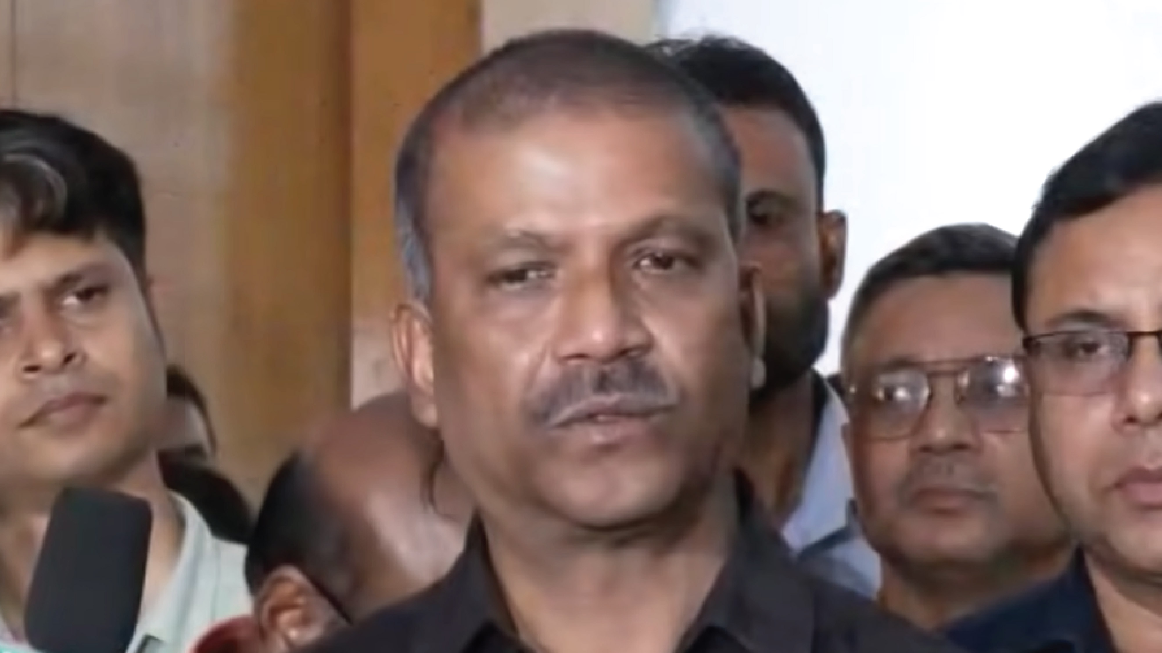 নির্বাচনমুখী যাত্রা শুরু হয়ে গেছে, সার্চ কমিটির নাম প্রকাশ আজ-কালের মধ্যে: আসিফ নজরুল