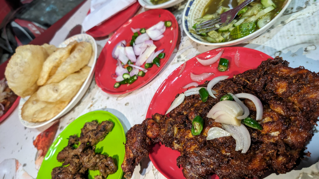 সেলিম কাবাব ঘর: মন জয় করে নেওয়া এক স্বাদের জাদু