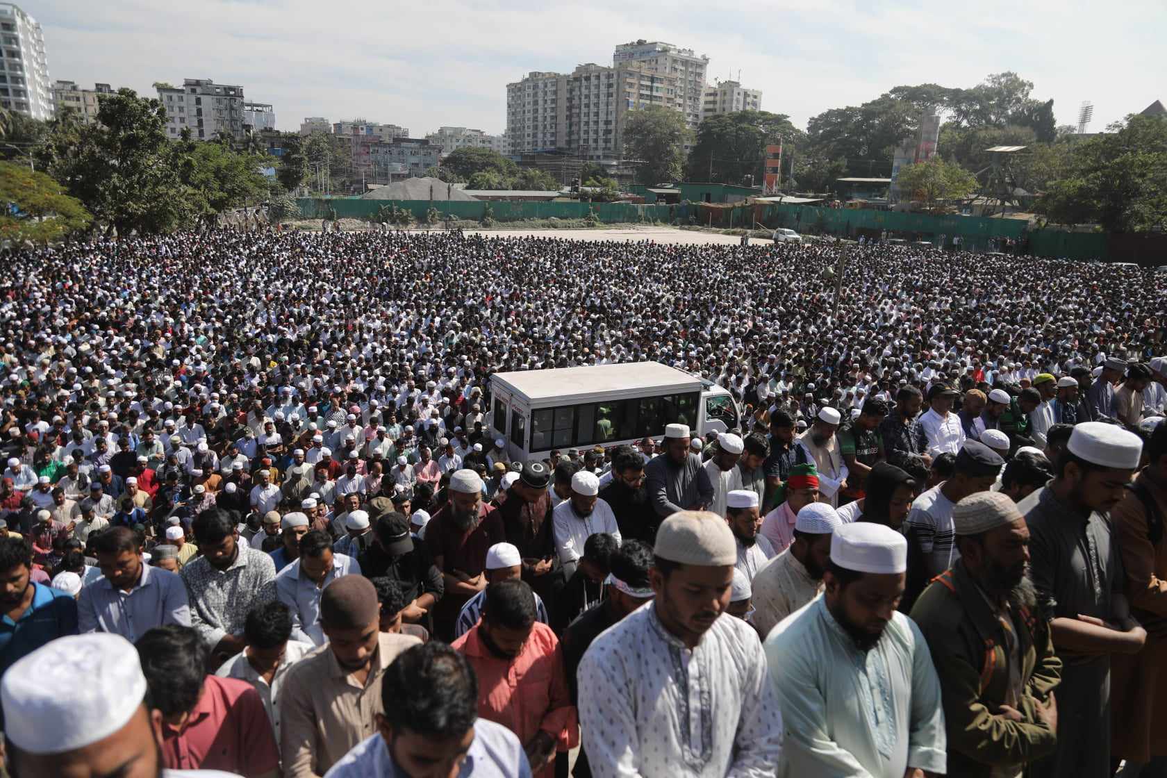 চট্টগ্রামে সংঘর্ষে নিহত আইনজীবী সাইফুলের জানাজা অনুষ্ঠিত