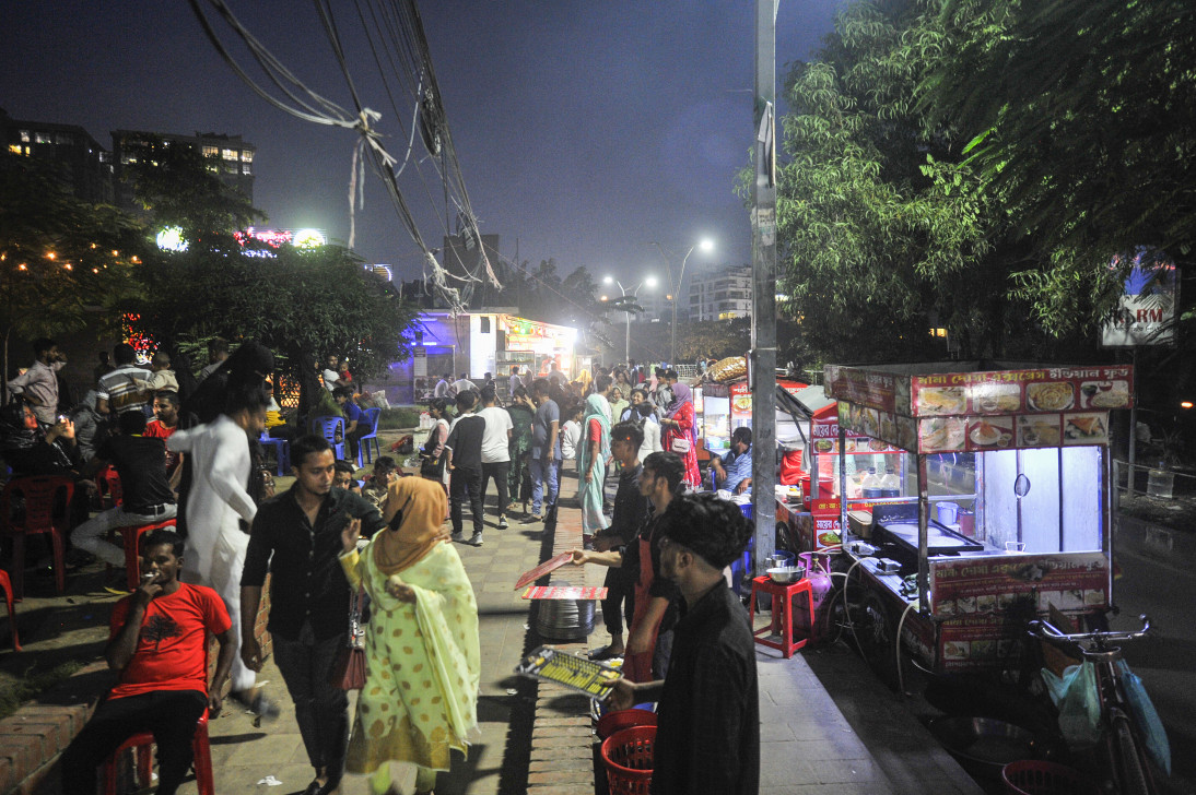 ঝিলপাড় পার্ক: ঢাকার বুকে ছোট্ট অবকাশকেন্দ্র