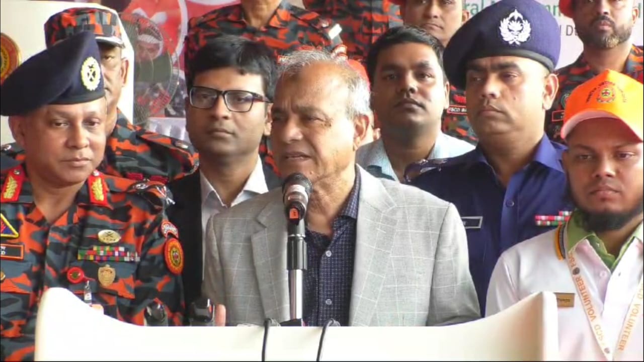 এমন জঘন্য অপপ্রচার কেবল ভারতীয় মিডিয়াই করতে পারে: স্বরাষ্ট্র উপদেষ্টা