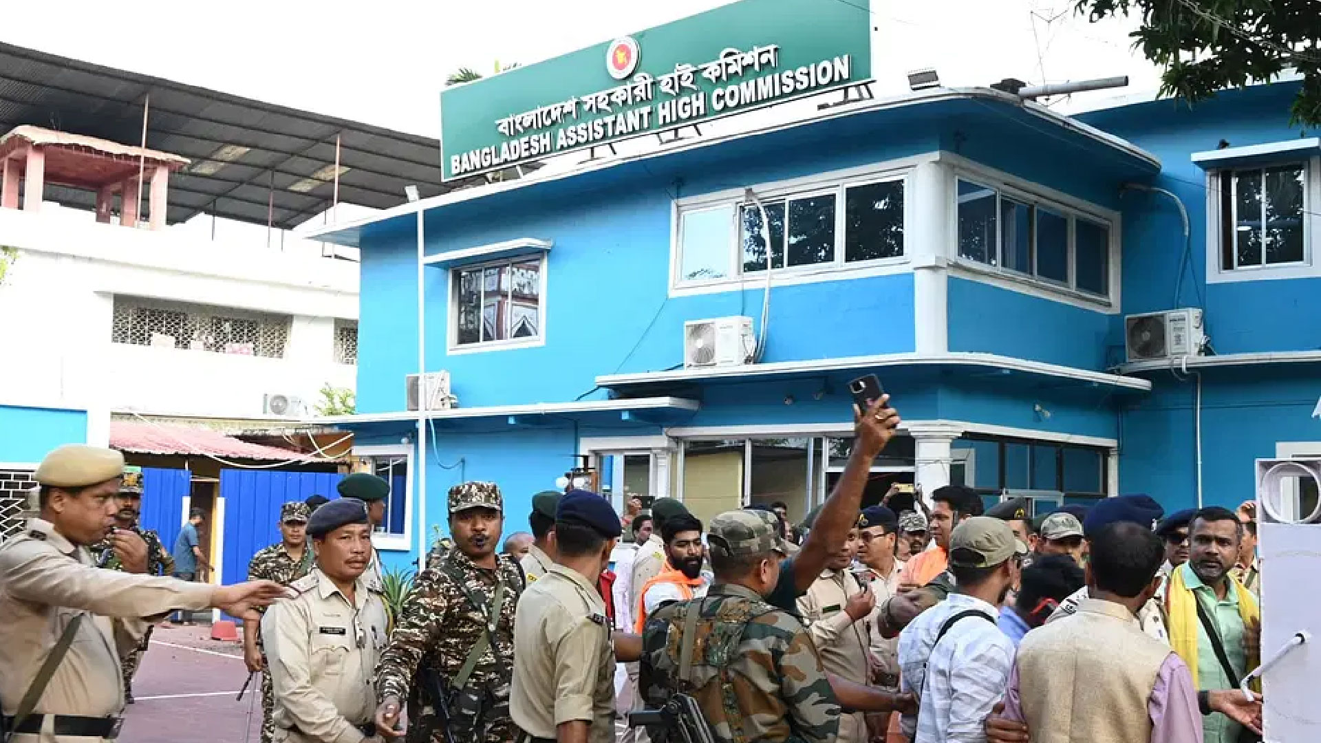 ঢাকায় ফিরছেন কলকাতা ও ত্রিপুরার ২ কূটনীতিক