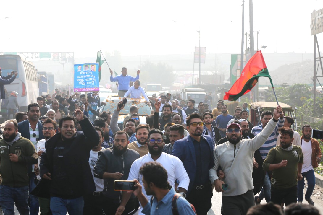 আখাউড়া পৌঁছেছে বিএনপির ৩ সংগঠনের লংমার্চ