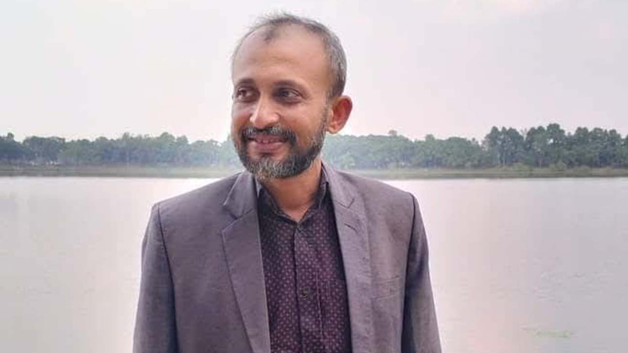 আশুলিয়ায় ২ শ্রমিক নেতাকে ডেকে নিয়ে থানায় হস্তান্তর