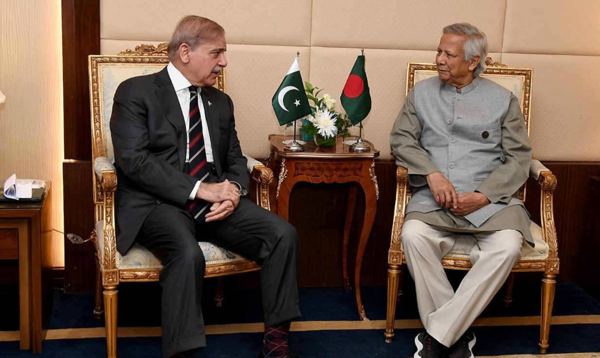 ঢাকা-ইসলামাবাদ সম্পর্ক এগিয়ে নিতে পাকিস্তানকে ১৯৭১ ইস্যু সমাধানের আহ্বান ড. ইউনূসের