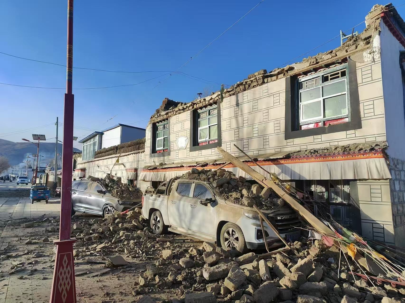 তিব্বতে ভূমিকম্পে নিহত অন্তত ৯৫