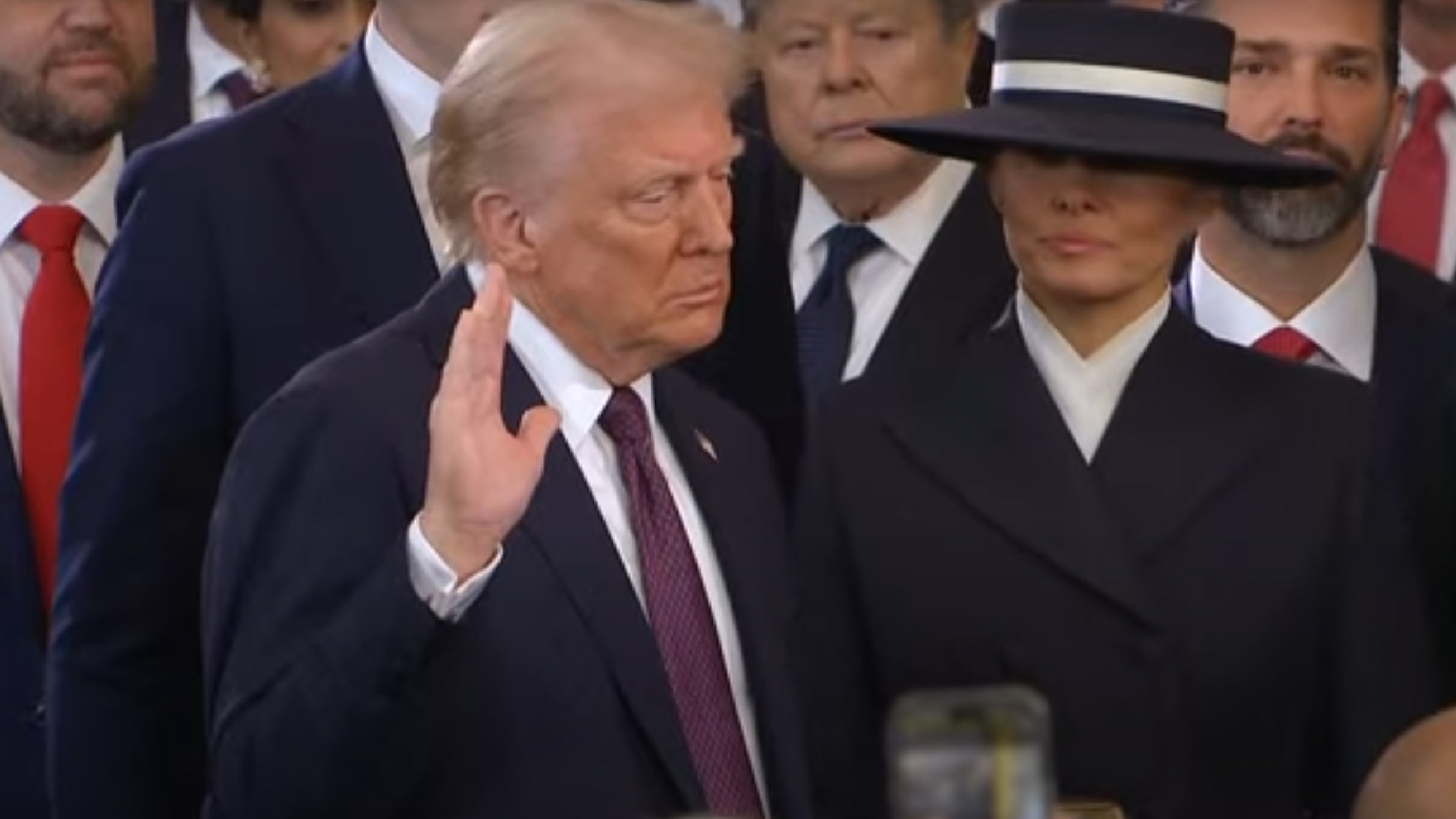 ট্রাম্পের অভিষেকে মাস্ক-বেজোস-জাকারবার্গ-পিচাই