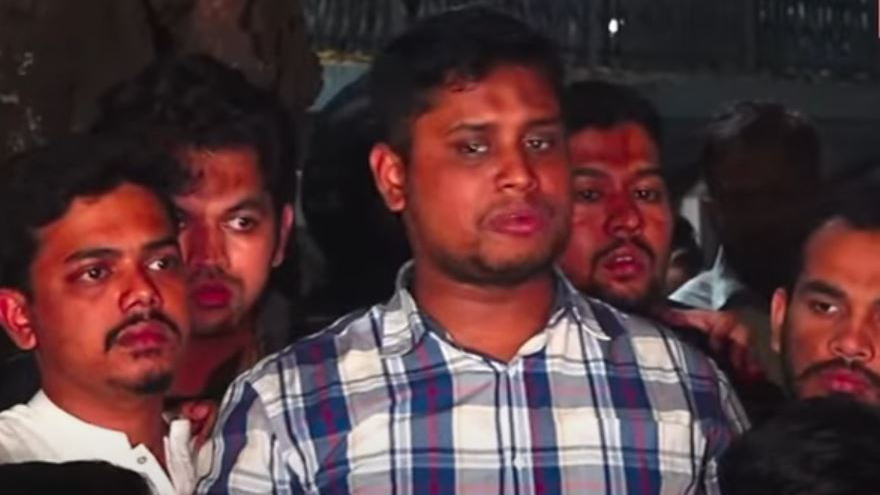 আমলাতান্ত্রিক জটিলতায় সরকার আহতদের দাবি পূরণ করতে পারেনি: হাসনাত আবদুল্লাহ