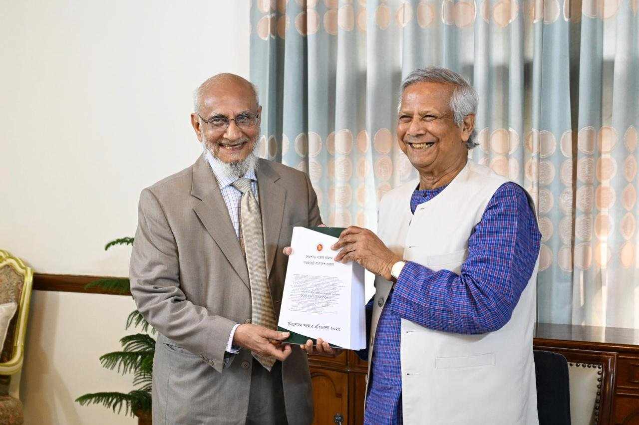 নতুন ২ বিভাগ গঠন ও মন্ত্রণালয় কমিয়ে ২৫ করাসহ জনপ্রশাসন সংস্কারের যত সুপারিশ