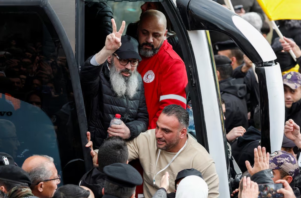 গাজার যুদ্ধবিরতি: ৫ দফায় মুক্ত ১৮ ইসরায়েলি জিম্মি ও ৫৫০ ফিলিস্তিনি বন্দি