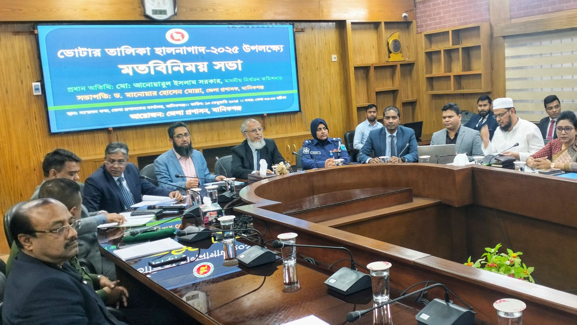 ডিসেম্বরের মধ্যে নির্বাচনের প্রস্তুতি, বাদ যাচ্ছে ১৬ লাখ মৃত ভোটার: ইসি আনোয়ারুল