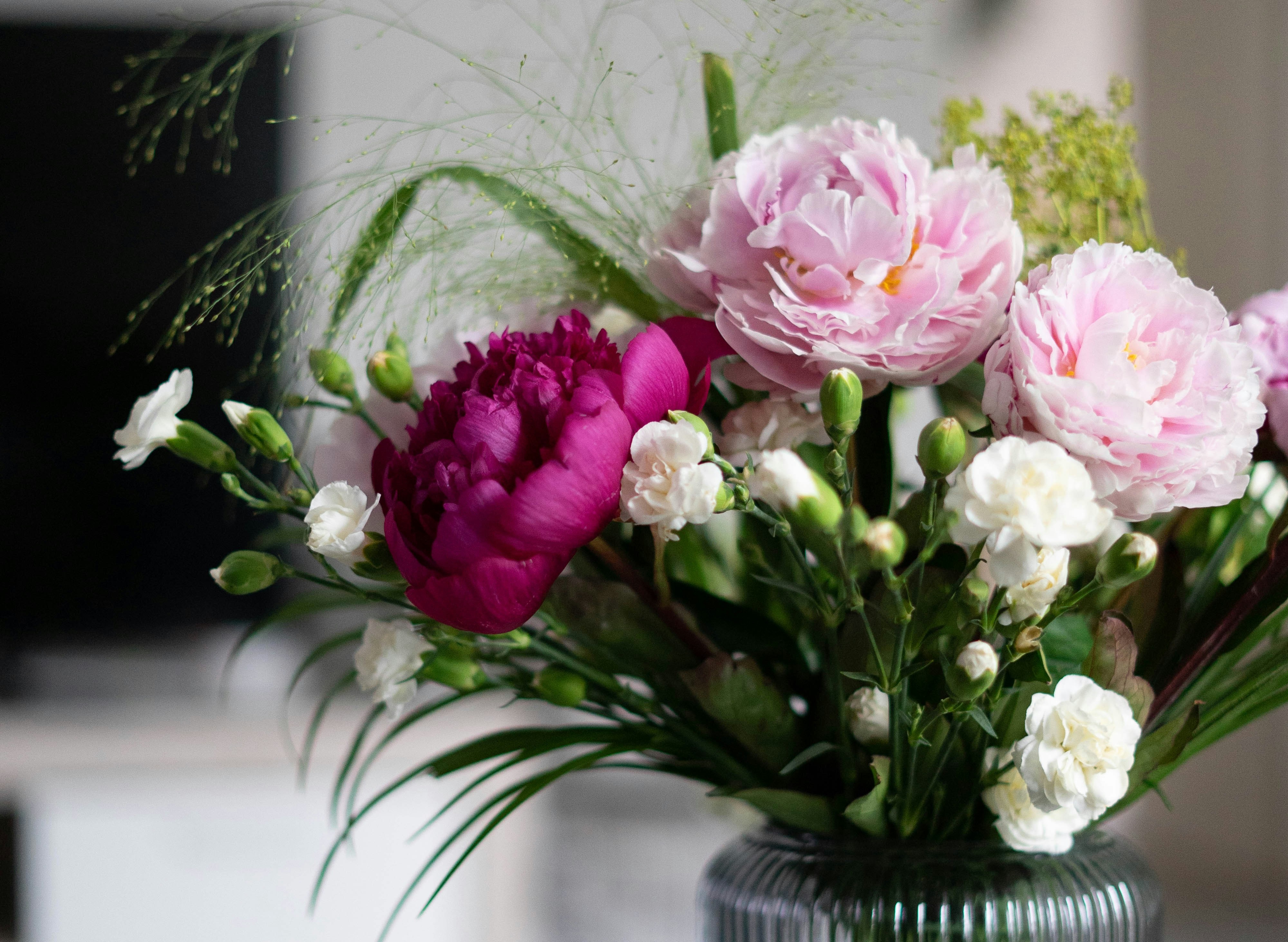 ফুলদানির ফুল দীর্ঘদিন তাজা থাকবে যেভাবে