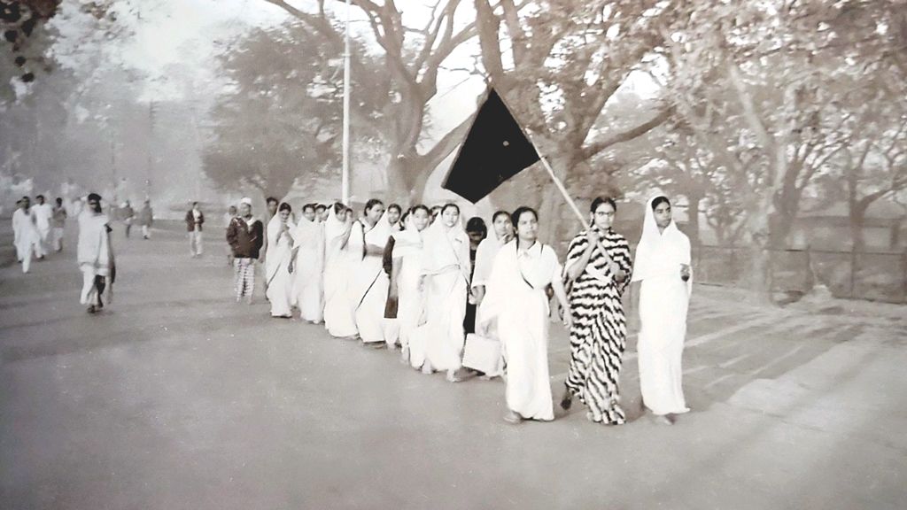 ভোরের 'প্রভাতফেরি' কীভাবে গেল মধ্যরাতে