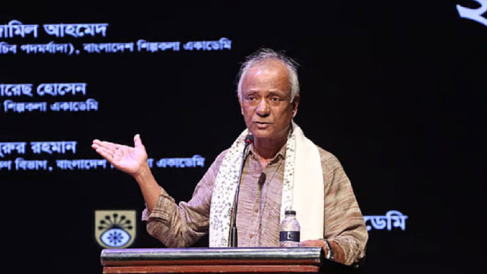 শিল্পকলা একাডেমি থেকে জামিল আহমেদের পদত্যাগের ঘোষণা