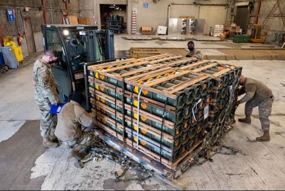 ৩ বছরে ইউক্রেনকে ৬৬ বিলিয়ন ডলারের যেসব অস্ত্র দিয়েছে যুক্তরাষ্ট্র