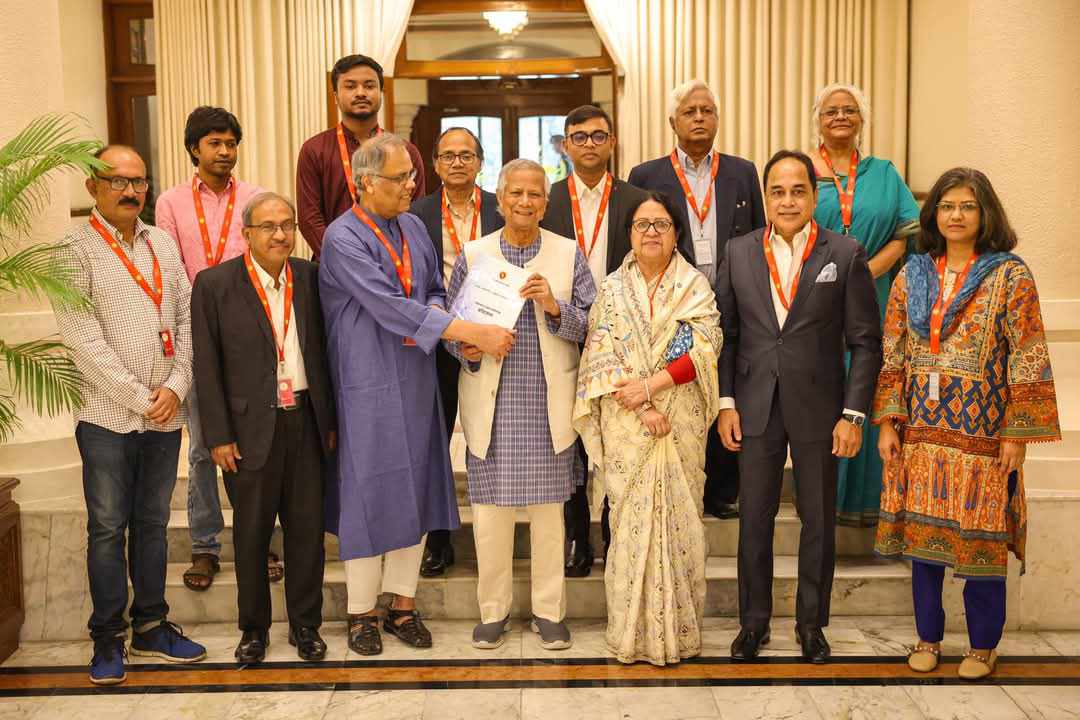 এক ব্যক্তি-গোষ্ঠীর হাতে একাধিক গণমাধ্যম নয়: সংস্কার কমিশনের সুপারিশ