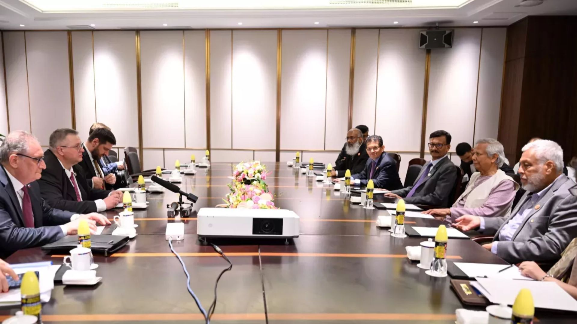 জ্বালানিতে মস্কোর সহযোগিতা চায় ঢাকা, গম ও সার আমদানি করবে বাংলাদেশ