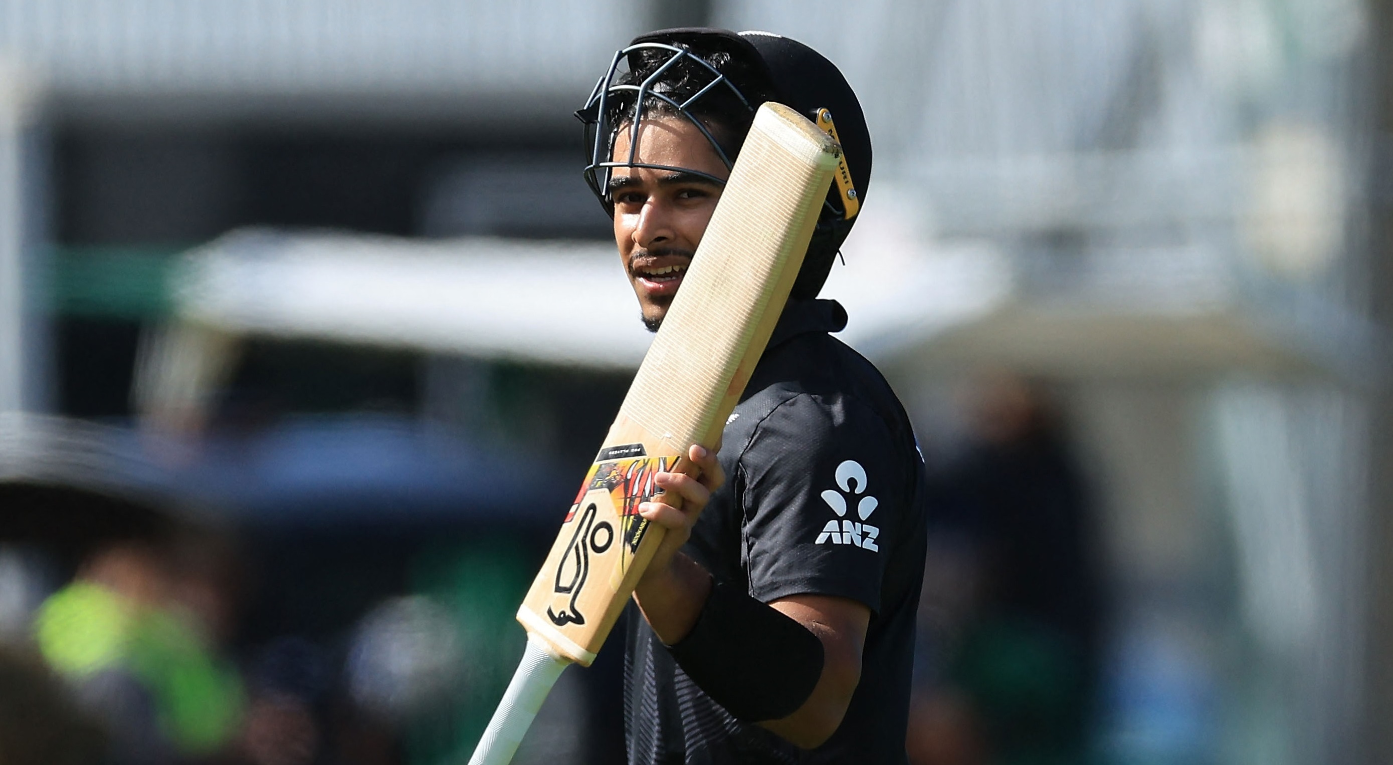 জন্মভূমি পাকিস্তানের বিপক্ষে অভিষেকে আব্বাসের দ্রুততম ফিফটির রেকর্ড