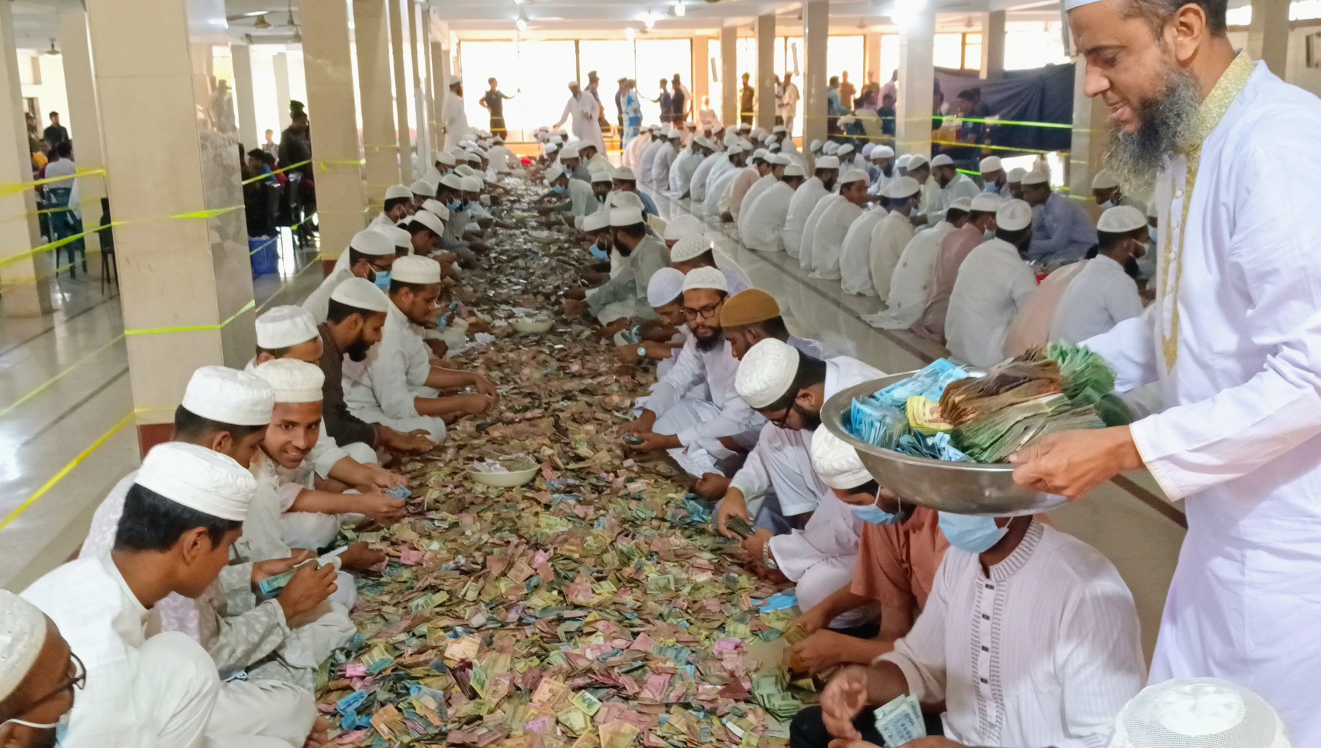 পাগলা মসজিদ: ২৮ বস্তায় পাওয়া গেল রেকর্ড ৯ কোটি ১৮ লাখ টাকা