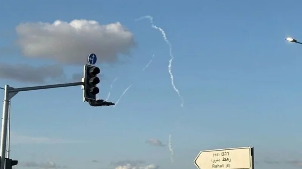 ইসরায়েলে ২ ব্যালিস্টিক ক্ষেপণাস্ত্র হামলা হুতি বিদ্রোহীদের