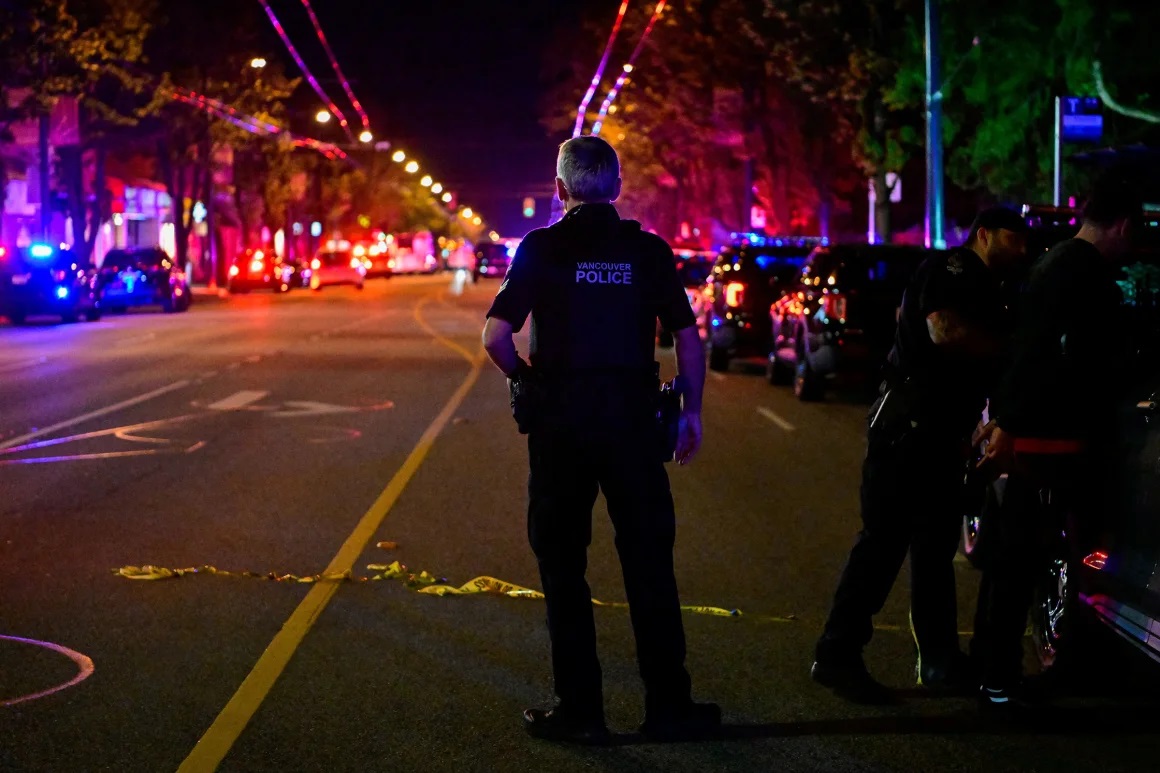 কানাডায় ভিড়ের মধ্যে গাড়ি: ৯ জন নিহতের কথা জানাল পুলিশ