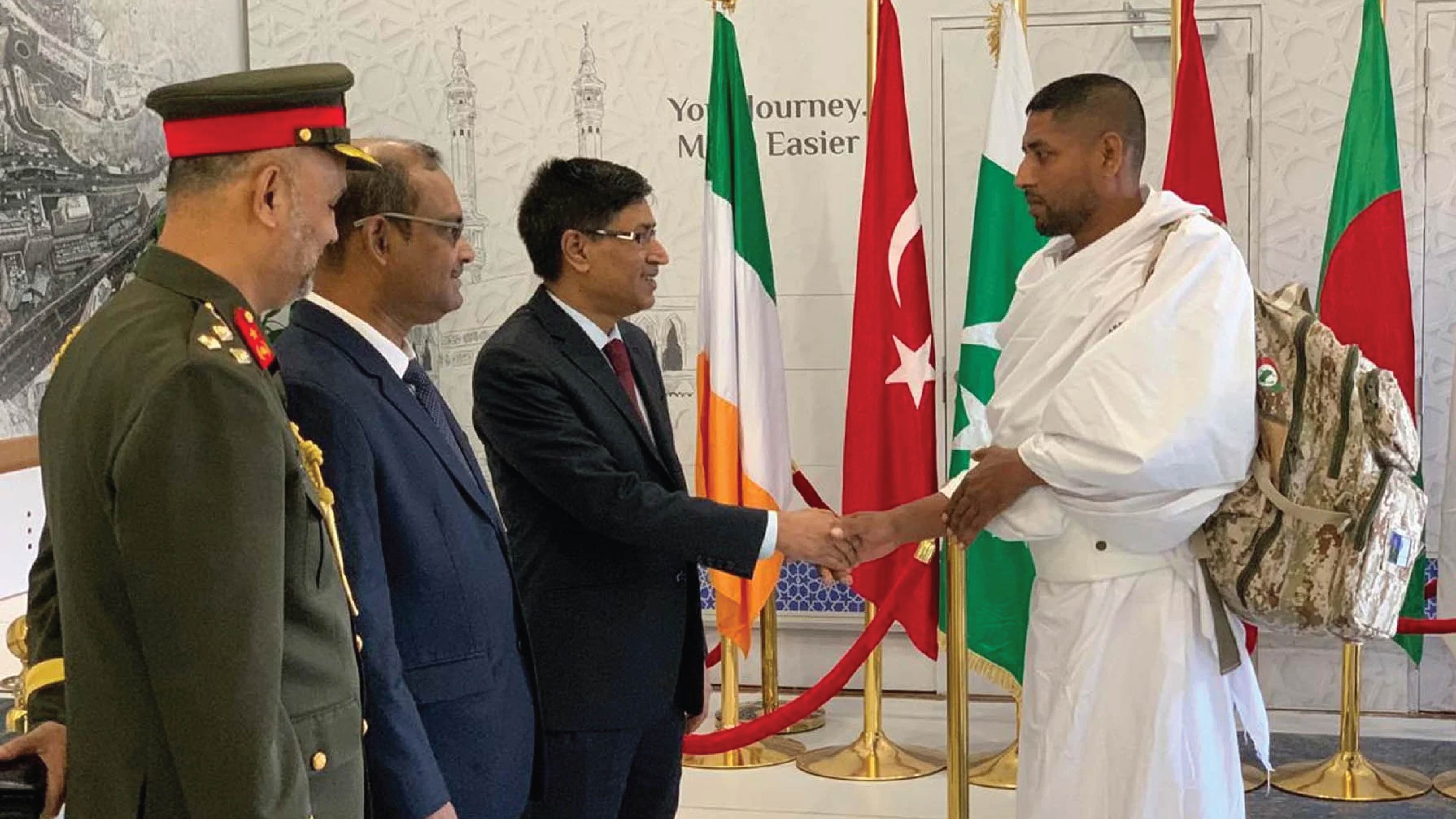 ৪১৪ হজযাত্রী নিয়ে সৌদি আরবে পৌঁছেছে বাংলাদেশের প্রথম হজ ফ্লাইট