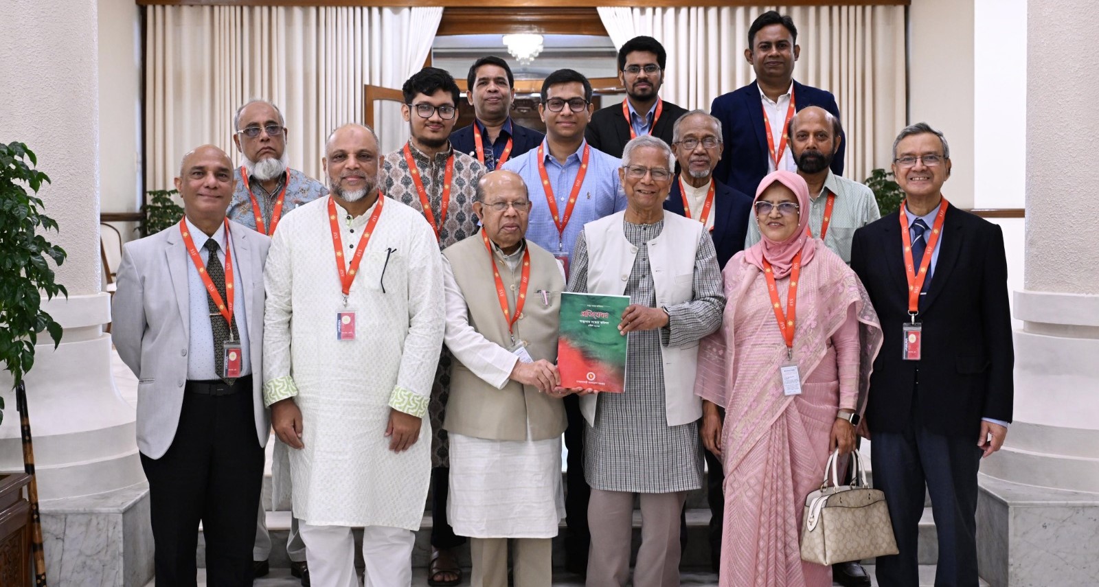স্বাস্থ্য সংস্কার কমিশনের দ্রুত বাস্তবায়নযোগ‍্য সুপারিশ নিয়ে মনোযোগী হতে হবে: প্রধান উপদেষ্টা